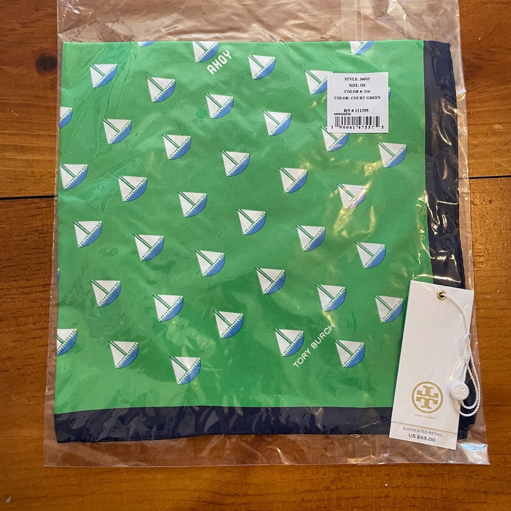 NIB Silk Tory Burch Green Sailboat Scarf